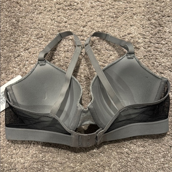 LIVELY Set of 2 34C Bras - Picture 6 of 7